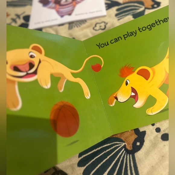 Kids book bundle! (4 books about life lessons!) - Picture 6 of 11